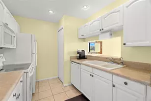 412 Moorings Cove Dr, Tarpon Springs, FL 34689 - Photo 15