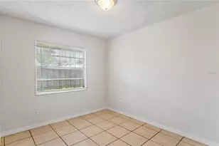 9608 N 10th St, Tampa, FL 33612 - Photo 13