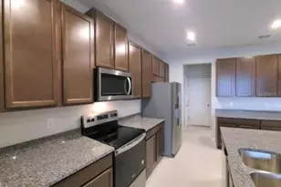 2525 Arbor Wind Dr, Lutz, FL 33558 - Photo 5