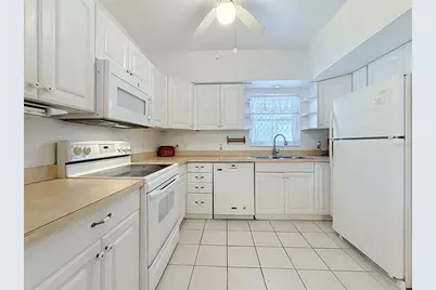 9945 47th Avenue N #203, Saint Petersburg, FL 33708 - Photo 13