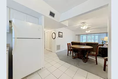 9945 47th Avenue N #203, Saint Petersburg, FL 33708 - Photo 11