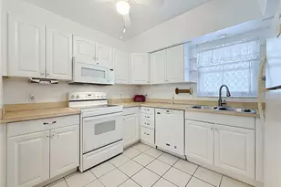 9945 47th Ave N, Saint Petersburg, FL 33708 - Photo 9
