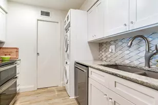 632 Edgewater Dr, Dunedin, FL 34698 - Photo 17