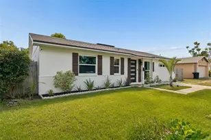 4185 Whiting Dr SE, Saint Petersburg, FL 33705 - Photo 3