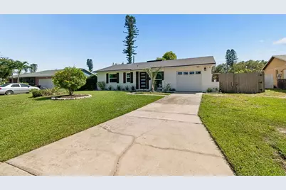 4185 Whiting Drive SE, Saint Petersburg, FL 33705 - Photo 3