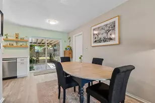 4185 Whiting Dr SE, Saint Petersburg, FL 33705 - Photo 9