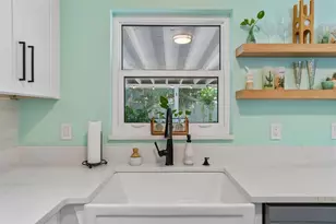 4185 Whiting Dr SE, Saint Petersburg, FL 33705 - Photo 13