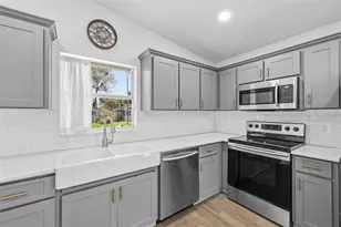 213 E Cluster Ave, Tampa, FL 33604 - Photo 3