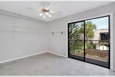 15217 W Pond Woods Drive, Tampa, FL 33618 - Photo 35