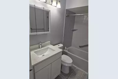 15217 W Pond Woods Drive, Tampa, FL 33618 - Photo 31