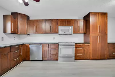 15217 W Pond Woods Drive, Tampa, FL 33618 - Photo 11