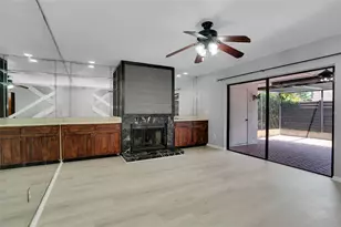 15217 W Pond Woods Dr, Tampa, FL 33618 - Photo 7