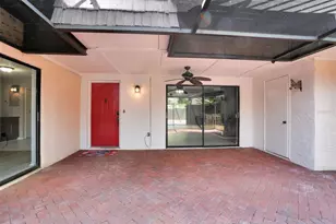 15217 W Pond Woods Dr, Tampa, FL 33618 - Photo 45