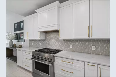 138 175th Avenue E, Redington Shores, FL 33708 - Photo 9