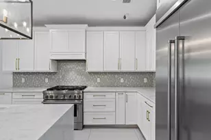 138 175th Ave E, Redington Shores, FL 33708 - Photo 7