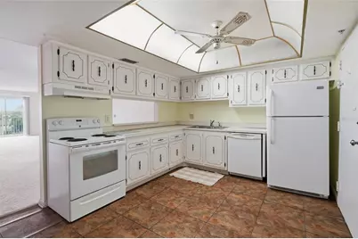 4900 38th Way S #404, Saint Petersburg, FL 33711 - Photo 13