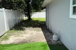 1923 W Skagway Ave, Tampa, FL 33604 - Photo 13