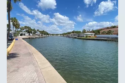 4851 W Gandy Boulevard #B10L30, Tampa, FL 33611 - Photo 11
