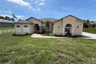 7061 Ovenbird Rd, Weeki Wachee, FL 34613 - Photo 1