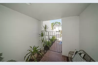 2939 W Knights Avenue, Tampa, FL 33611 - Photo 29
