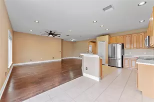 901 Parker Den Dr, Ruskin, FL 33570 - Photo 15