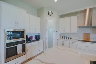 12648 Bergstrom Bay Dr, Riverview, FL 33579 - Photo 9