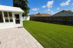 1712 Erin Brooke Dr, Valrico, FL 33594 - Photo 21