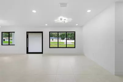 8316 W Forest Circle, Tampa, FL 33615 - Photo 17