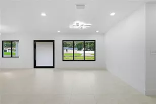 8316 W Forest Cir, Tampa, FL 33615 - Photo 17