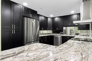 1 Beach Dr SE, Saint Petersburg, FL 33701 - Photo 3