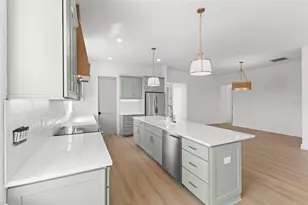 3534 Overlook Dr NE, Saint Petersburg, FL 33703 - Photo 13