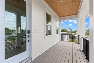 3534 Overlook Dr NE, Saint Petersburg, FL 33703 - Photo 15