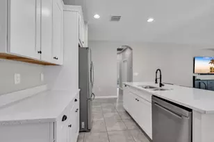 17651 Bright Wheat Dr, Lithia, FL 33547 - Photo 9