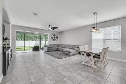 17651 Bright Wheat Drive, Lithia, FL 33547 - Photo 11
