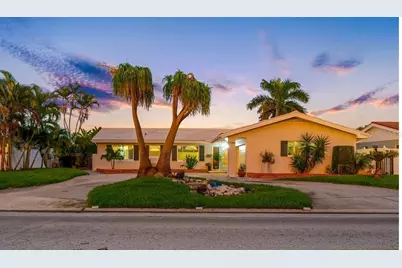 530 79th Street S, Saint Petersburg, FL 33707 - Photo 1