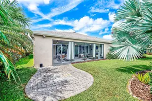 6916 Neopolitan Ct, Apollo Beach, FL 33572 - Photo 41