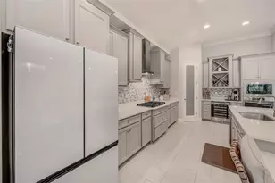 6916 Neopolitan Ct, Apollo Beach, FL 33572 - Photo 13