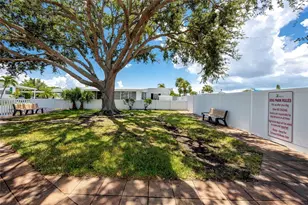 6821 Americana Dr NE, Saint Petersburg, FL 33702 - Photo 47