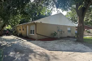 9406 N Hartts Dr, Tampa, FL 33617 - Photo 1