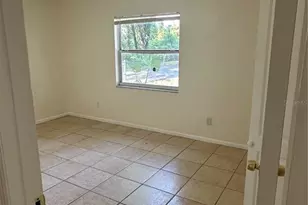 9406 N Hartts Dr, Tampa, FL 33617 - Photo 23