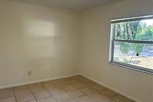 9406 N Hartts Dr, Tampa, FL 33617 - Photo 17