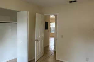 9406 N Hartts Dr, Tampa, FL 33617 - Photo 33