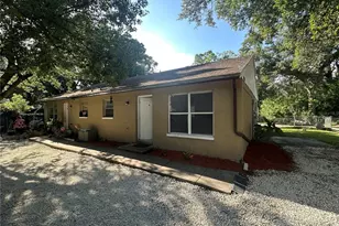 9406 N Hartts Dr, Tampa, FL 33617 - Photo 3