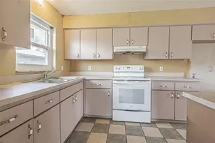 5512 20th St, Zephyrhills, FL 33542 - Photo 19