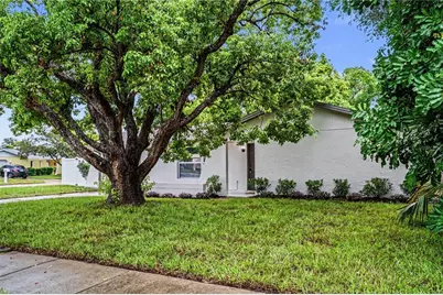 11928 Temple Ct, Seminole, FL 33772 - Photo 3