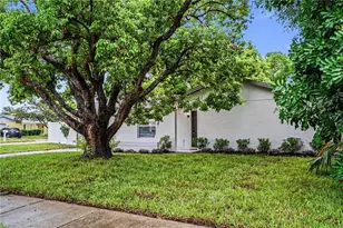 11928 Temple Ct, Seminole, FL 33772 - Photo 3