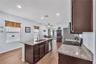 34820 Daisy Meadow Loop, Zephyrhills, FL 33541 - Photo 9