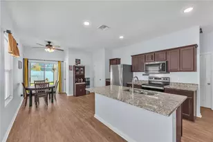 34820 Daisy Meadow Loop, Zephyrhills, FL 33541 - Photo 7
