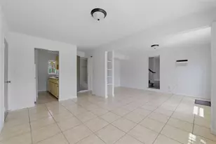 3030 1/2 5th St N, Saint Petersburg, FL 33704 - Photo 7