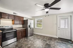 9216 W Robson St, Tampa, FL 33615 - Photo 5